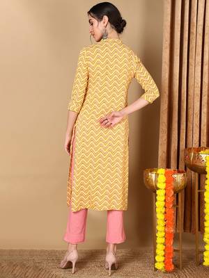 women yellow cotton chevron printed straight kurta 4