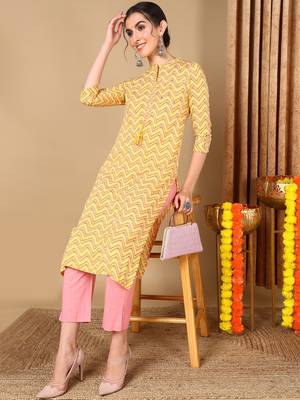 women yellow cotton chevron printed straight kurta 5