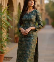 women green cotton paisley printed straight kurta