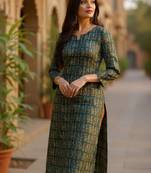 women green cotton paisley printed straight kurta