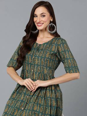 women green cotton paisley printed a-line kurta 2