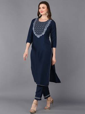 women navy blue silk blend solid embroidered straight kurta 3