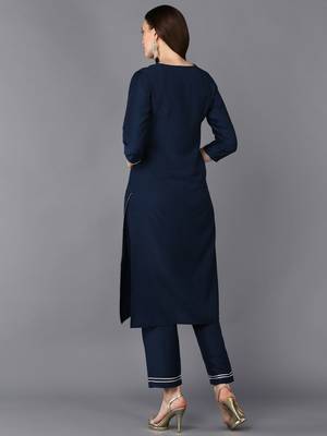 women navy blue silk blend solid embroidered straight kurta 4
