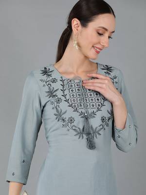 women grey silk blend solid embroidered straight kurta 2