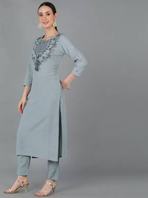 women grey silk blend solid embroidered straight kurta 3