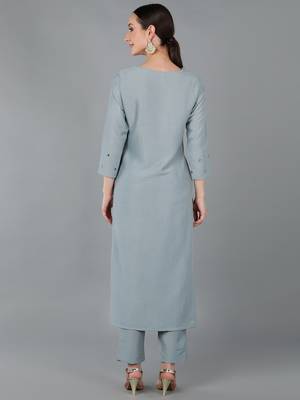 women grey silk blend solid embroidered straight kurta 4
