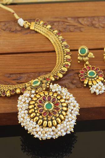 Designer gold plated kempu necklace set