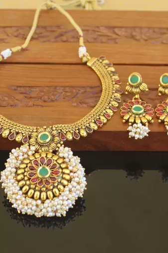 Designer gold plated kempu necklace set