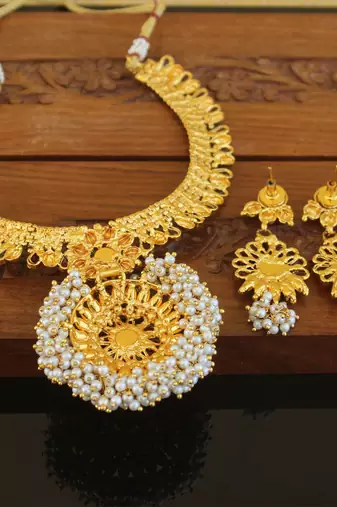 Designer gold plated kempu necklace set