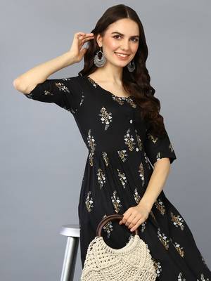 women black cotton floral printed a-line kurta 2