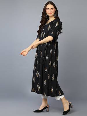women black cotton floral printed a-line kurta 3
