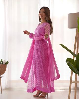 pink kurta pant set with dupatta 3