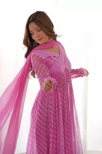 pink kurta pant set with dupatta