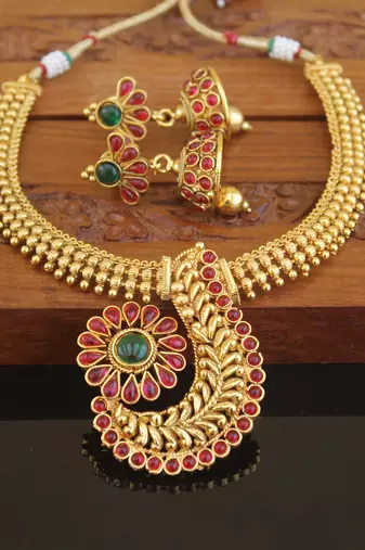 Designer gold plated kempu necklace set