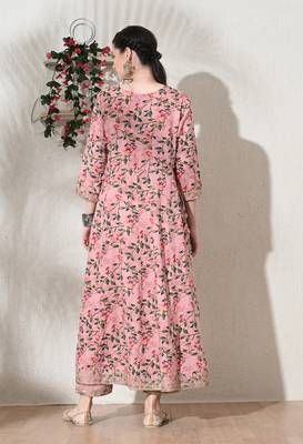 Women floral embroidered regular kurta with trousers & with dupatta 2