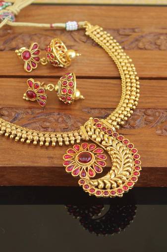Designer gold plated kempu necklace set