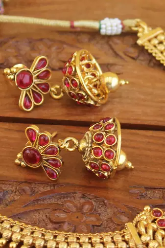 Designer gold plated kempu necklace set