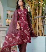 Women floral embroidered regular kurta with trousers & with dupatta