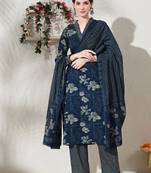 Women floral embroidered regular kurta with trousers & with dupatta