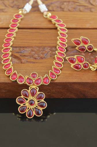 Designer gold plated kempu necklace set