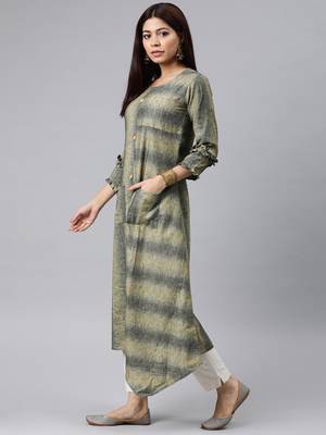 women grey cotton striped printed a-line kurta 3