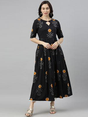 women black cotton floral printed a-line kurta 1
