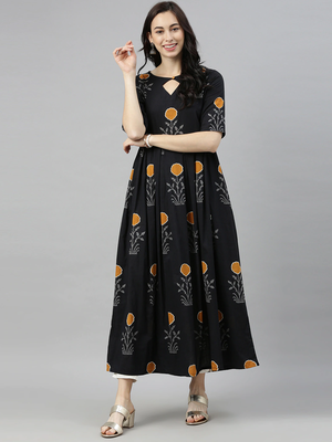 women black cotton floral printed a-line kurta 5