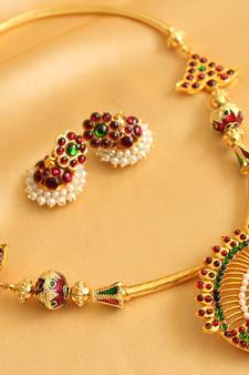 Gorgeous Peacock Pendant Temple Necklace Set