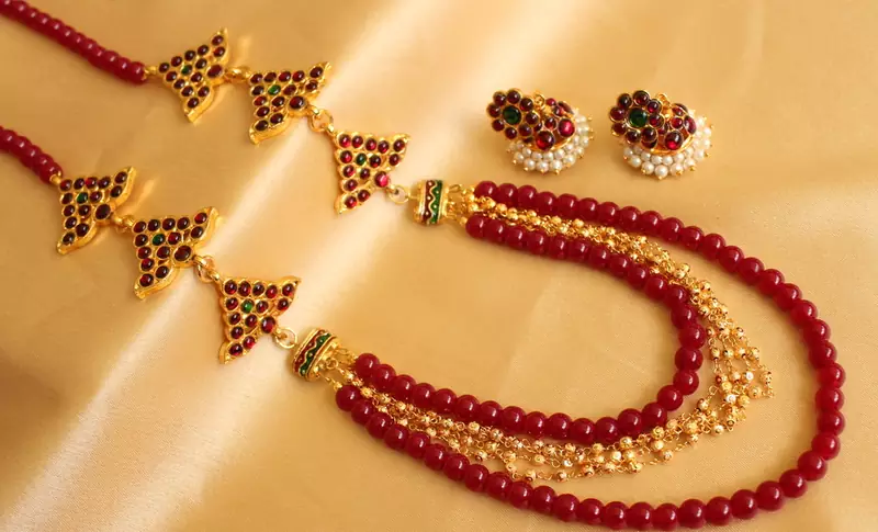 Beautiful Side Pendant Ruby Temple Necklace Set 