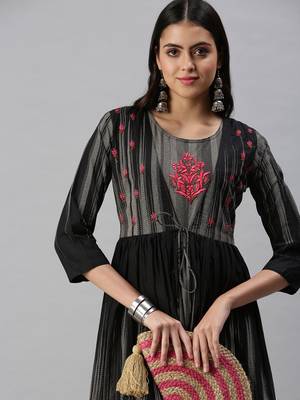 women's ankle length round neck grey floral anarkali kurta 1