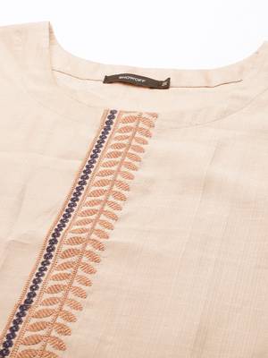 women's calf length round neck peach solid straight kurta 3