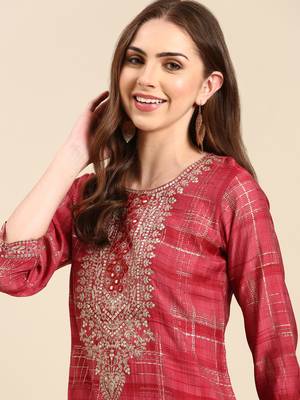 women's knee length round neck coral embellished straight kurta 1