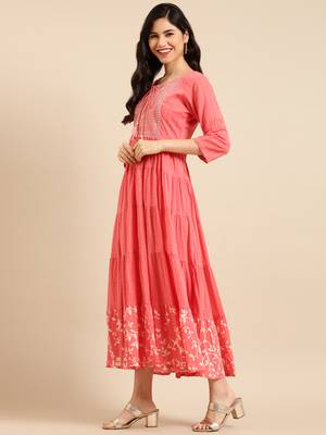 women's calf length round neck peach solid straight kurta 2