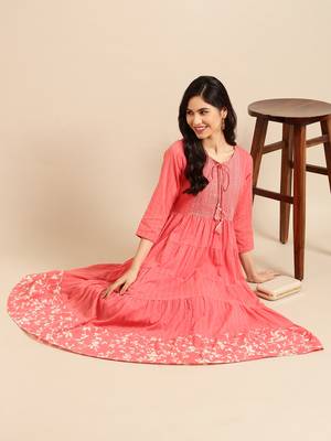 women's calf length round neck peach solid straight kurta 4