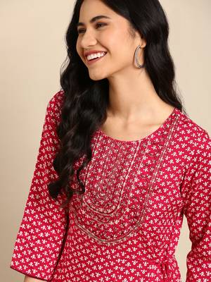 women's ankle length round neck magenta ethnic motifs anarkali kurta 2