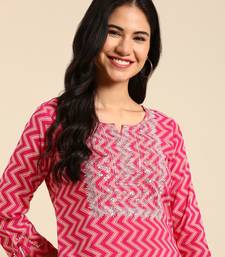 Showoff women's calf length v-neck pink chevron straight kurta