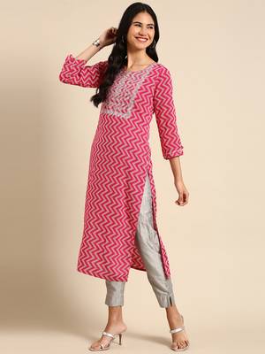 Showoff women's calf length v-neck pink chevron straight kurta 1