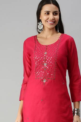 women's calf length round neck pink ethnic motifs straight kurta