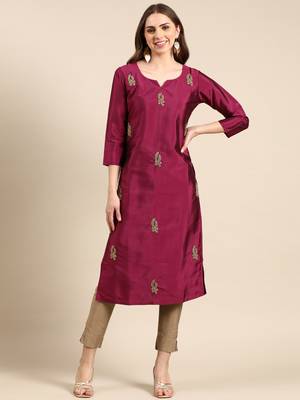 Showoff women's knee length scoop neck magenta embellished straight kurta 2