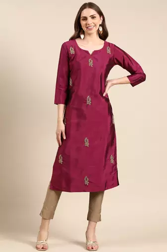 Showoff women's knee length scoop neck magenta embellished straight kurta