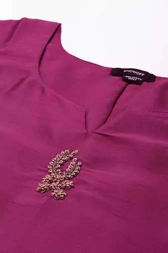 Showoff women's knee length scoop neck magenta embellished straight kurta