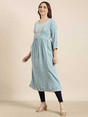 women's calf length round neck blue floral straight kurta 3