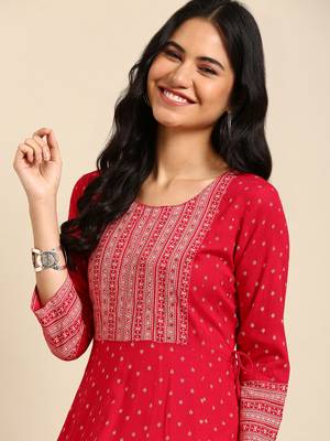 Showoff women's ankle length round neck magenta ethnic motifs straight kurta 2