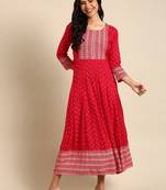 Showoff women's ankle length round neck magenta ethnic motifs straight kurta