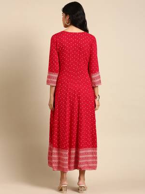 Showoff women's ankle length round neck magenta ethnic motifs straight kurta 5