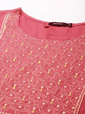 women's calf length round neck mauve solid straight kurta 3