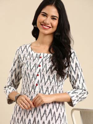 Showoff women's calf length round neck white chevron straight kurta 1