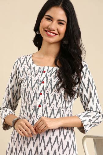 Showoff women's calf length round neck white chevron straight kurta