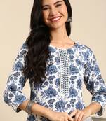 Showoff women's calf length round neck white floral straight kurta