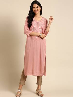 Showoff women's calf length round neck mauve solid straight kurta 3
